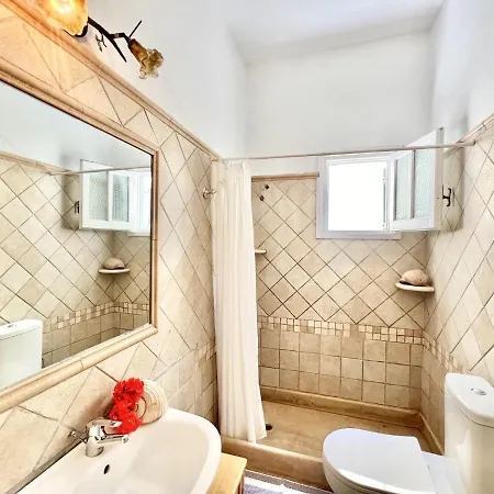 Βίλα Beachfront House Christina With Private Heatable Pool By Dadovillas Κασσιόπη