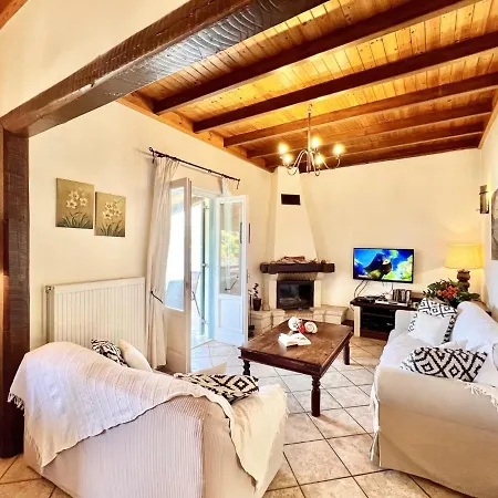 Beachfront House Christina With Private Heatable Pool By Dadovillas Βίλα Κασσιόπη