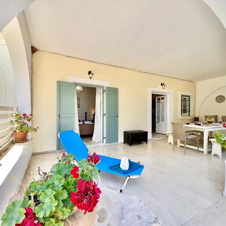 Βίλα Beachfront House Christina With Private Heatable Pool By Dadovillas