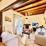 Beachfront House Christina With Private Heatable Pool By Dadovillas Villa Kassiopi