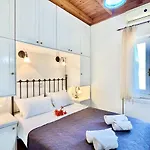 Beachfront House Christina With Private Heatable Pool By Dadovillas Kassiopi