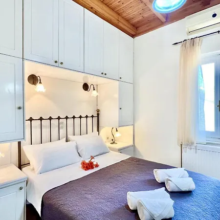 Beachfront House Christina With Private Heatable Pool By Dadovillas Kassiopi