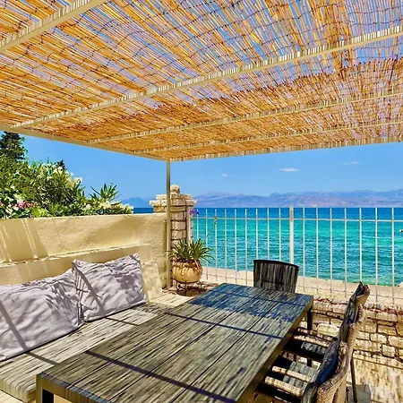 Vilă Beachfront House Christina With Private Heatable Pool By Dadovillas