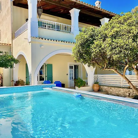 וילה Beachfront House Christina With Private Heatable Pool By Dadovillas *