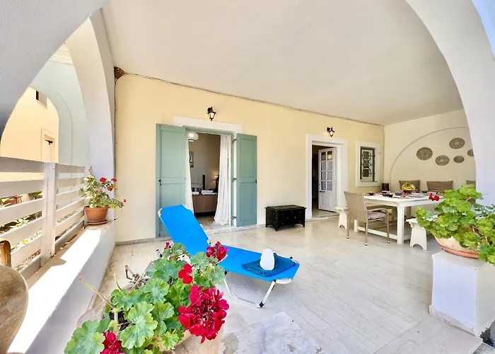 Vilă Beachfront House Christina With Private Heatable Pool By Dadovillas